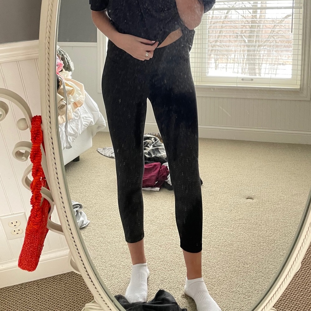 Lululemon cropped black leggings